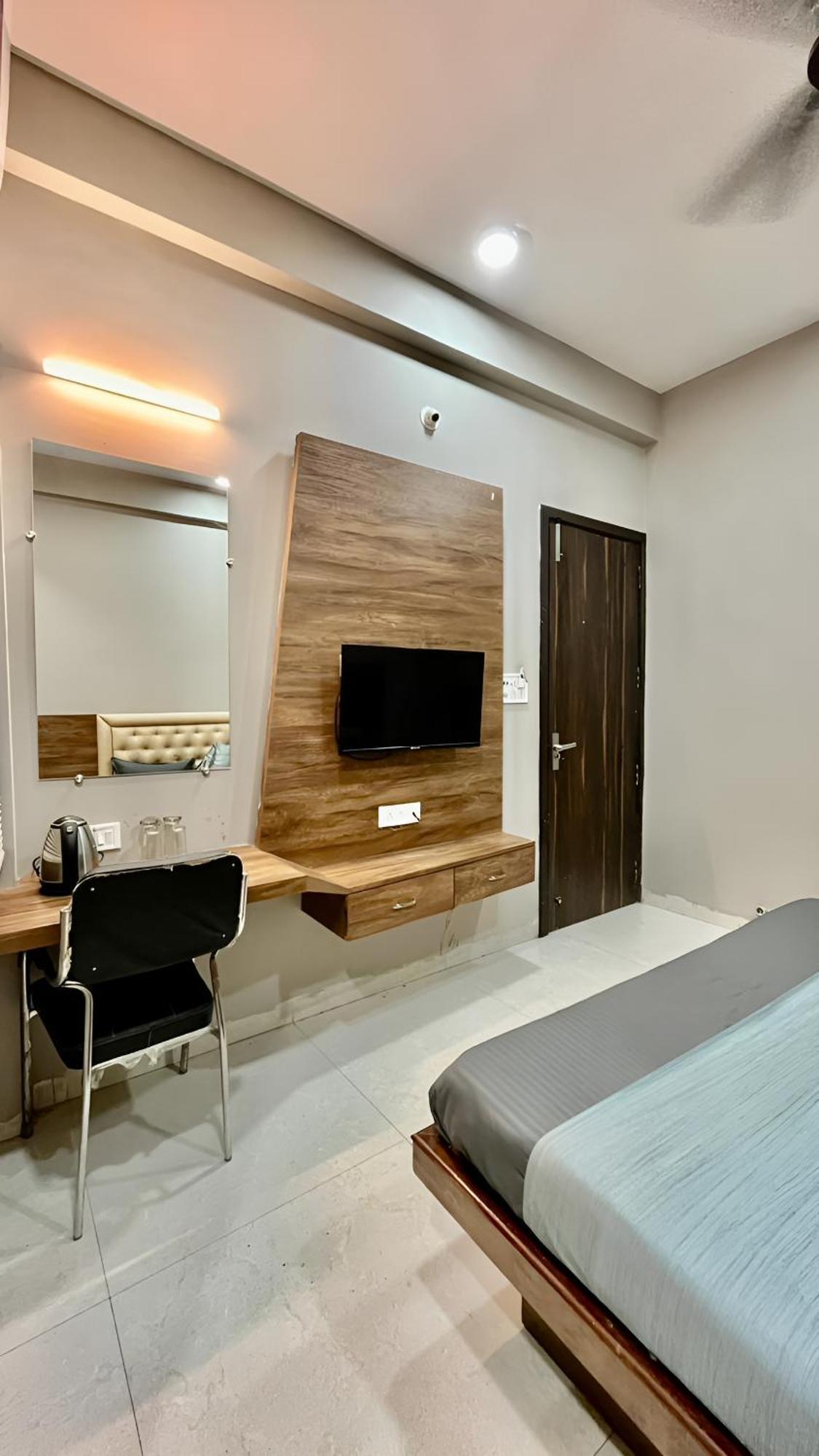 Hotel Evanka Indaur Kültér fotó